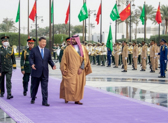 Momen Mesra Presiden Xi Jinping Disambut Putra Mahkota Arab Saudi di Riyadh