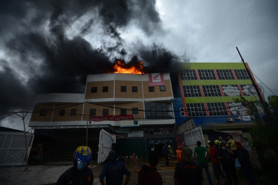 Dealer Motor Cakung Terbakar Hanguskan Puluhan Sepeda Motor Siap Kirim