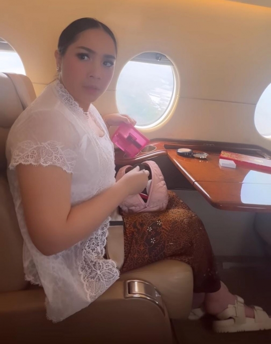 Raffi Ahmad & Nagita Slavina Naik Private Jet Hadiri Ngunduh Mantu Kaesang Pangarep