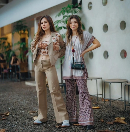 Pose Bareng Putrinya Shalom, Wulan Guritno Justru jadi Sorotan