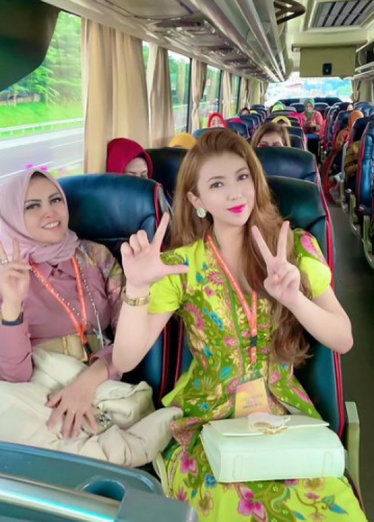Potret Kece Heni Tania & Dua Putri Cantik Dampingi Suami Pendidikan Kepemimpinan