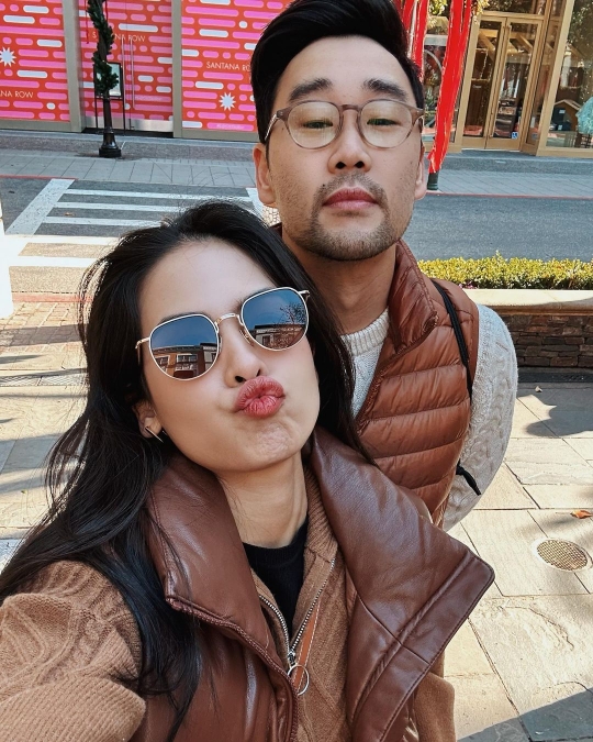 Gaya Maudy Ayunda Jalan-jalan di Amerika Serikat, Romantis Bareng Suami