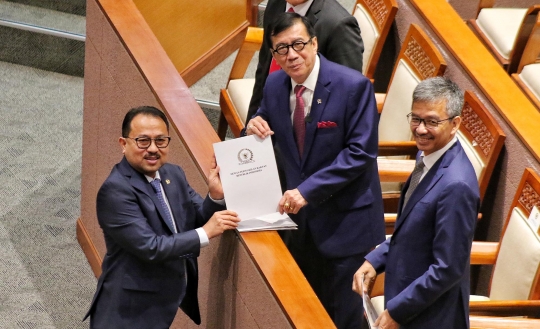 Tok! DPR Sahkan RUU Ekstradisi Buronan RI-Singapura Jadi UU