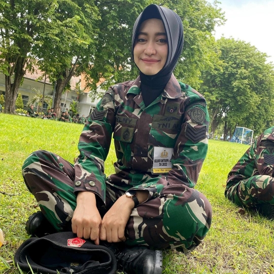 Ingat Serka Welny Septiana TNI AL Berwajah Glowing? Ternyata Kini Sudah Perwira