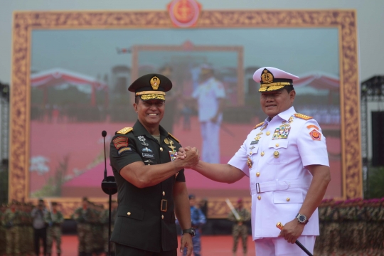 Momen Sertijab Panglima TNI kepada Laksamana Yudo Margono