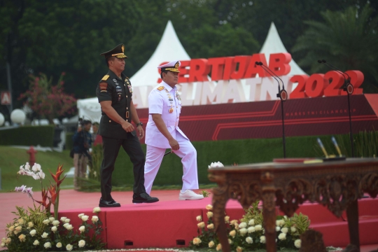 Momen Sertijab Panglima TNI kepada Laksamana Yudo Margono