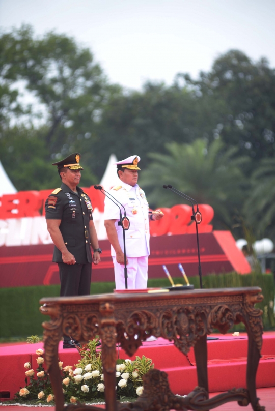 Momen Sertijab Panglima TNI kepada Laksamana Yudo Margono