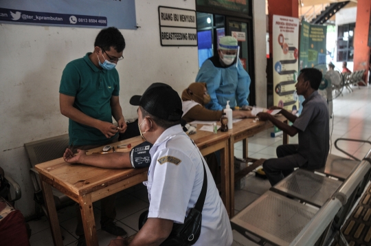 Sopir Bus AKAP Jalani Tes Kesehatan Jelang Libur Natal dan Tahun Baru