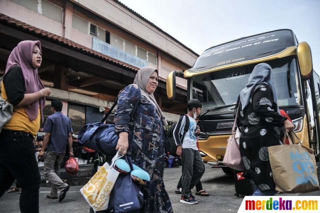 Foto : Memasuki Libur Nataru, Jumlah Penumpang Bus AKAP Mulai Melonjak | Merdeka.com