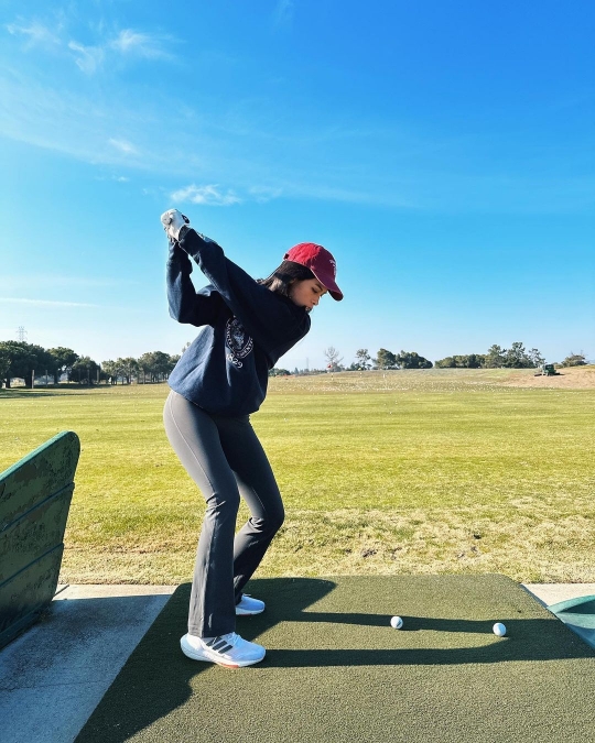 Deretan Foto Maudy Ayunda Main Golf di Amerika Serikat, Panggil Sang Suami 'Coach'