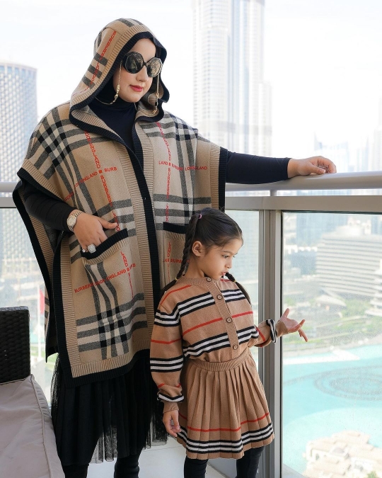 Momen Keseruan Tasyi Athasyia & Keluarga Liburan di Dubai, Gayanya Curi Perhatian