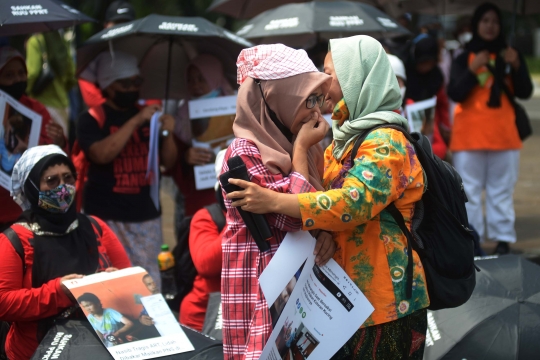 Aksi Pekerja Rumah Tangga Dukung Pengesahan RUU PPRT di Hari Ibu