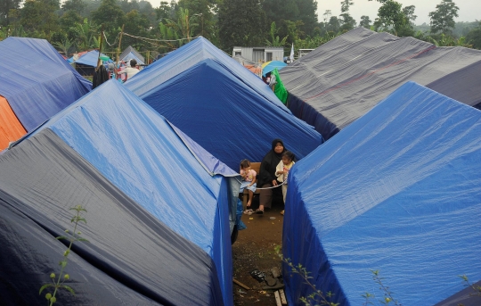 Potret Penyintas Gempa Cianjur di Hunian Sementara