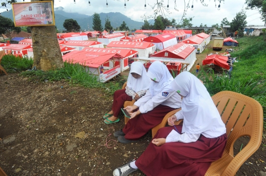 Potret Penyintas Gempa Cianjur di Hunian Sementara