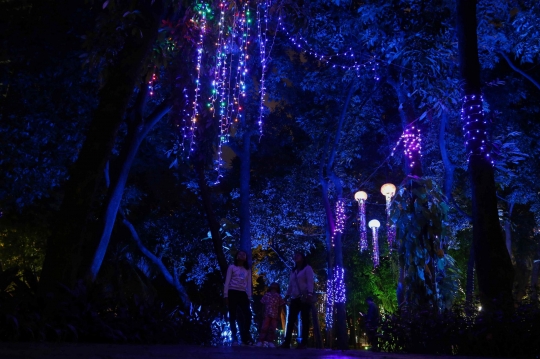 Warna-Warni Jakarta Light Festival di Taman Sumenep