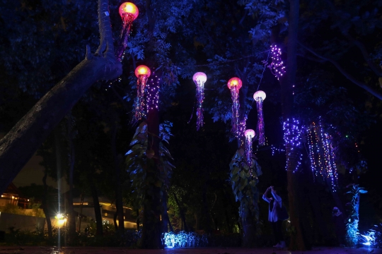 Warna-Warni Jakarta Light Festival di Taman Sumenep