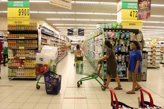 Libur Nataru, Harga Bahan Pokok di Supermarket Relatif Stabil