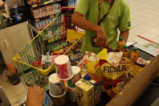 Libur Nataru, Harga Bahan Pokok di Supermarket Relatif Stabil