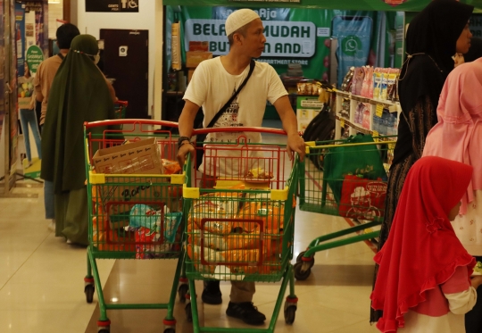 Libur Nataru, Harga Bahan Pokok di Supermarket Relatif Stabil