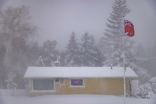 Badai Musim Dingin Terjang Kanada, Suhu Minus 45 Derajat Celsius