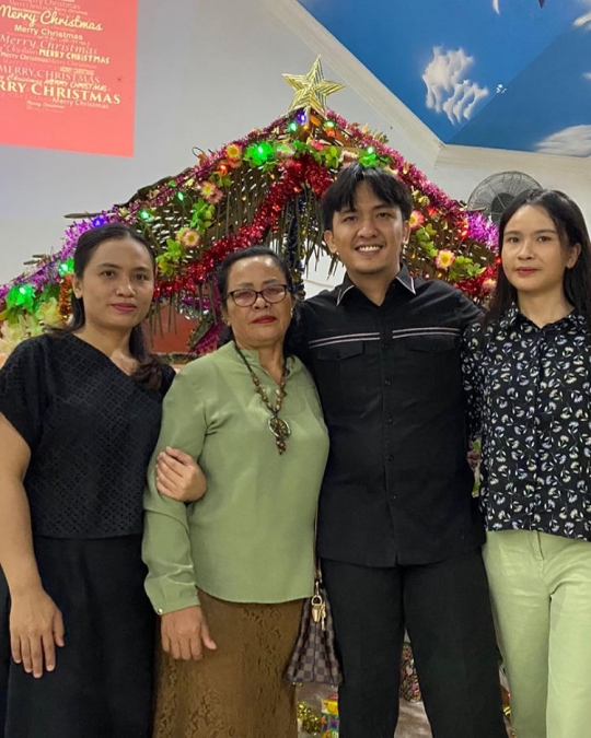 Keluarga Rayakan Natal Tanpa Brigadir J Pertama Kali, Rosti Simanjuntak Disorot