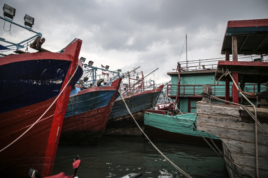 Cuaca Buruk, Nelayan di Muara Angke Libur Melaut