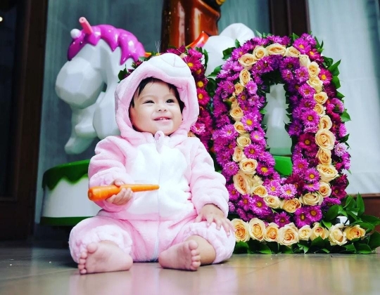 Genap Berusia 10 Bulan, Ini Potret Terbaru Baby Ameena yang Makin Cantik dan Lucu