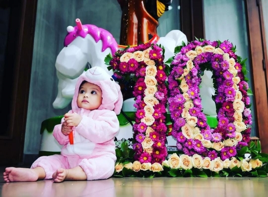 Genap Berusia 10 Bulan, Ini Potret Terbaru Baby Ameena yang Makin Cantik dan Lucu