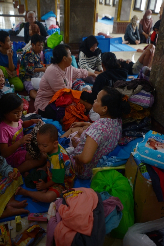 Kebakaran Lalap Permukiman Padat di Mampang, Ratusan Orang Mengungsi