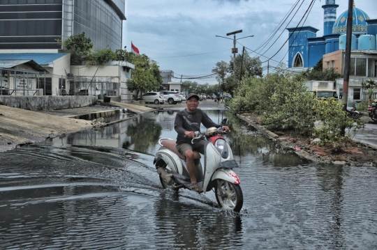 Waspada Banjir Rob di Pesisir Jakarta hingga Akhir Tahun