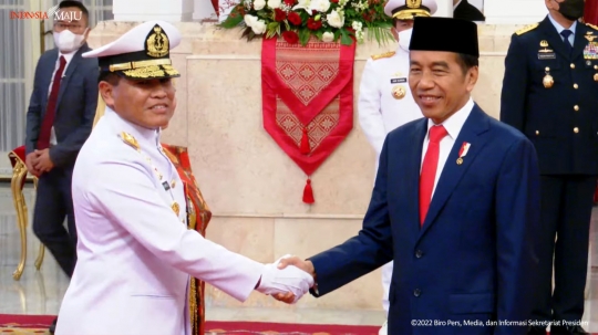 Momen Presiden Jokowi Lantik Muhammad Ali Jadi Kasal