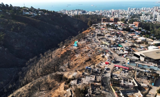 Potret Ratusan Rumah di Chile Ludes Dilalap Kebakaran Hutan