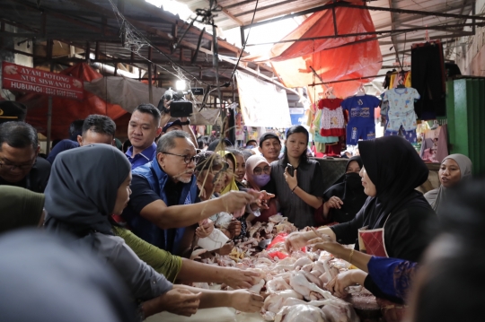 Tinjau Harga Pangan, Mendag Blusukan ke Pasar Natar Lampung