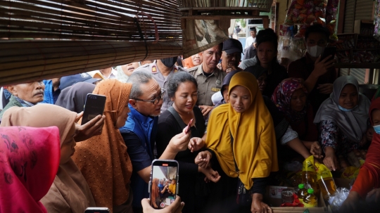 Tinjau Harga Pangan, Mendag Blusukan ke Pasar Natar Lampung