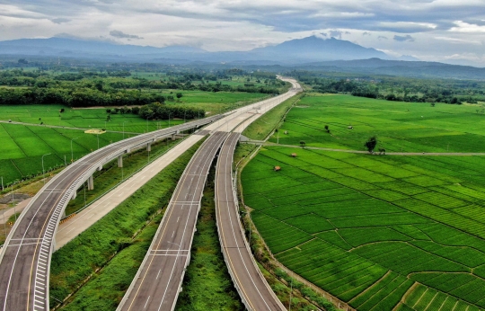 Memantau Progres Pembangunan Tol Cisumdawu