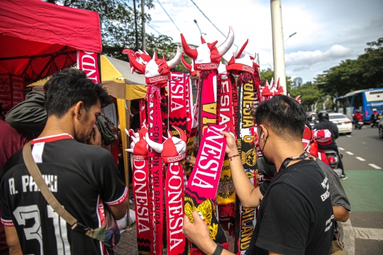 Jelang Laga AFF Indonesia vs Thailand, Atribut Timnas Ramai Diburu Pembeli