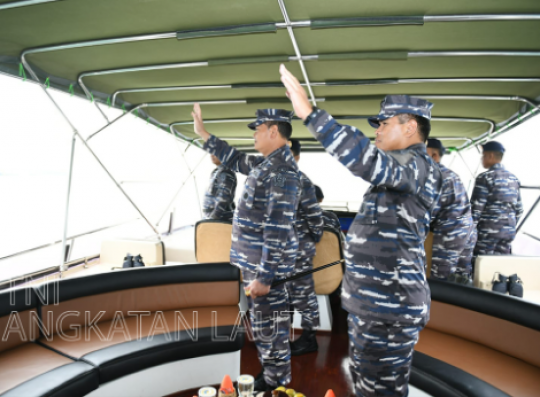 Sebelum Serahkan Tongkat Komando, Panglima TNI-Kasal Berlayar Pakai Kapal Yudhistira