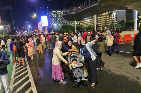 Saat Ribuan Warga Tumpah Ruah di HI Rayakan Tahun Baru 2023