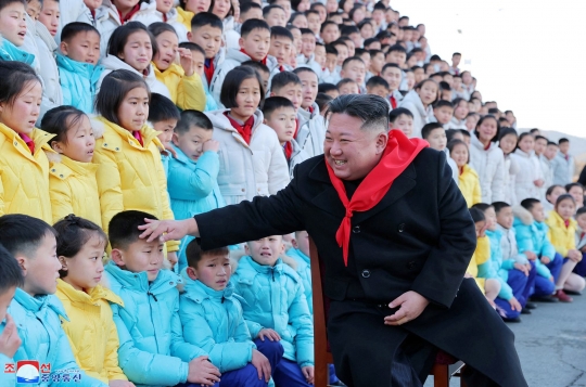 Kedekatan Kim Jong-un Bersama Bibit-Bibit Masa Depan Korea Utara