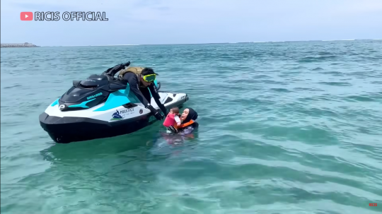 6 Momen Ria Ricis Ajak Baby Moana Naik Jetski di Bali, Ekspresinya Lucu & Bikin Gemas