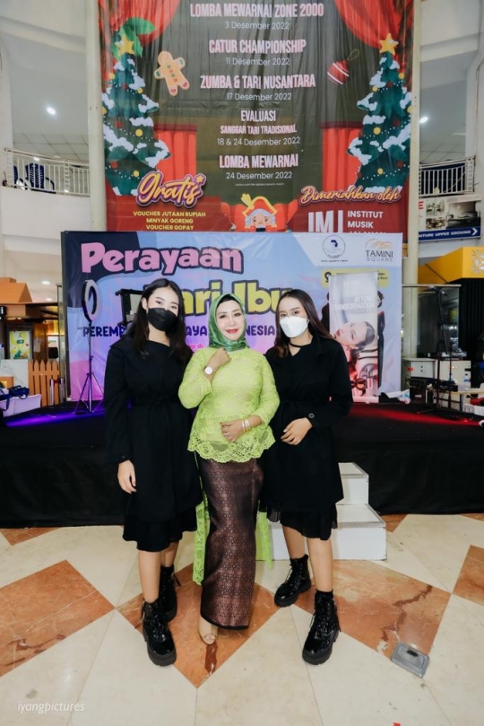 Makeup Class bersama Make Over Jakarta di Perayaan Hari Ibu