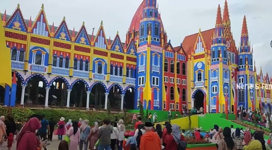 Potret Wisata Berkonsep Warna-Warni di Jan's Park, Banyak Wahana Keren