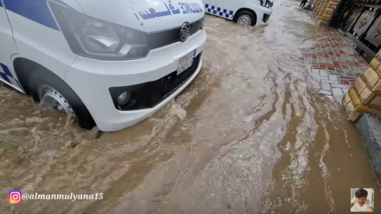 Diterjang Hujan Deras, Ini Potret Kota Mekkah di Terjang Banjir Bandang yang Mencekam