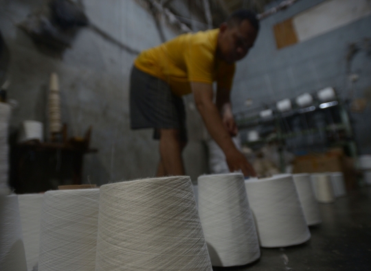 Geliat Industri Pemintal Benang di Sudut Jakarta
