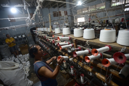 Geliat Industri Pemintal Benang di Sudut Jakarta