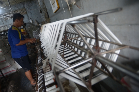 Geliat Industri Pemintal Benang di Sudut Jakarta