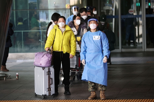 Waspada Lonjakan Covid-19, Korea Selatan Perketat Kedatangan Pelancong Asal China