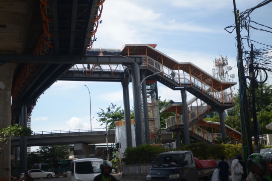 Siap Beroperasi, Skywalk Kebayoran Lama Integrasikan Stasiun dan Halte TransJakarta