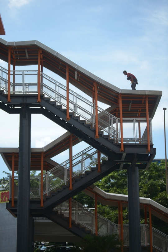 Siap Beroperasi, Skywalk Kebayoran Lama Integrasikan Stasiun dan Halte TransJakarta