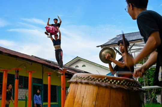 Menengok Pemuda-Pemudi di Aceh Latihan Barongsai Jelang Imlek